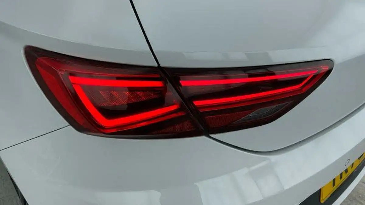 2020-seat-leon-15-tsi-evo-fr-black-edition-150ps-hatchback-dsg-big-29