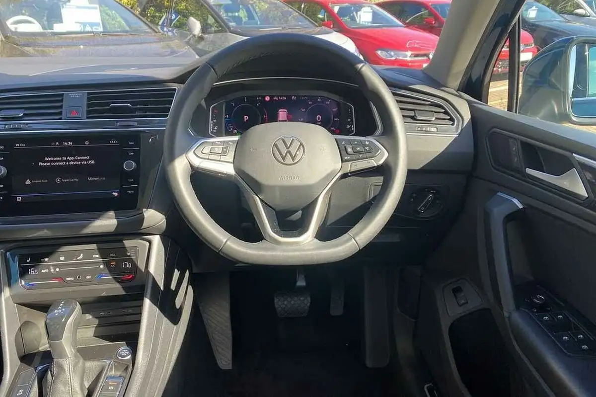 2021-volkswagen-tiguan-20tdi-elegance-150ps-4motion-big-12