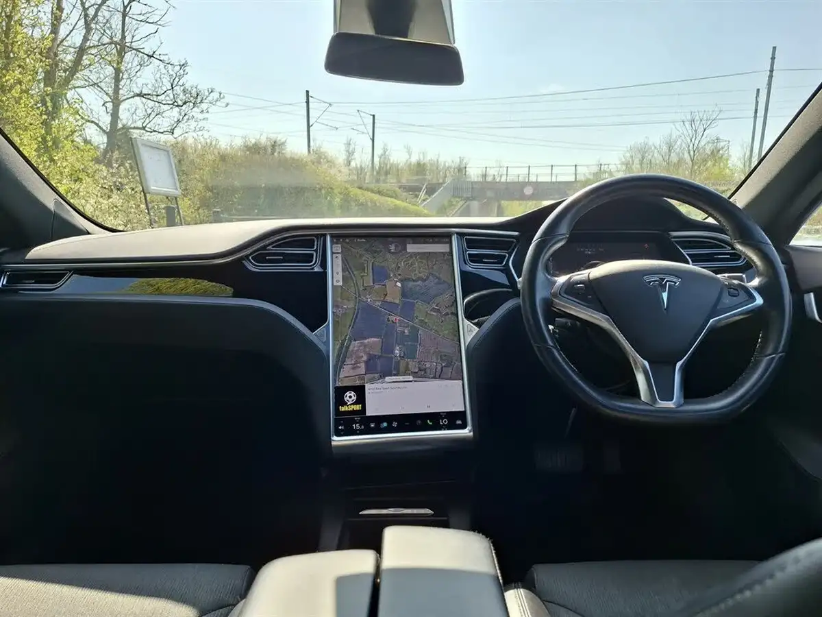 2018-tesla-model-s-e-75d-big-8