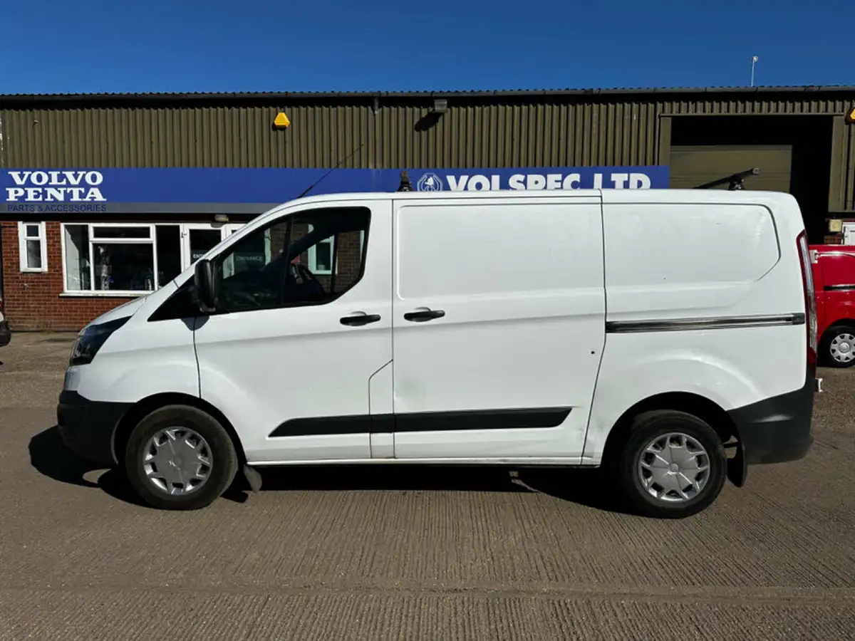 2015-ford-transit-custom-22tdci-270-l1h1-100ps-econetic-panel-van-big-3