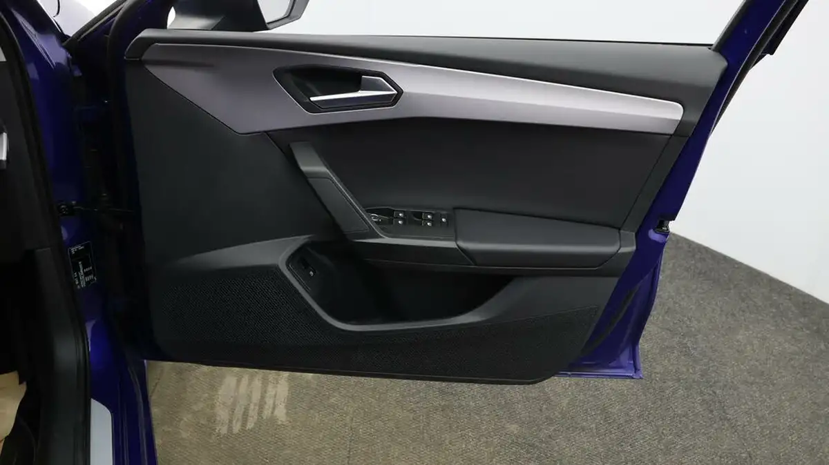 2020-seat-leon-14-e-hybrid-fr-hatchback-big-14