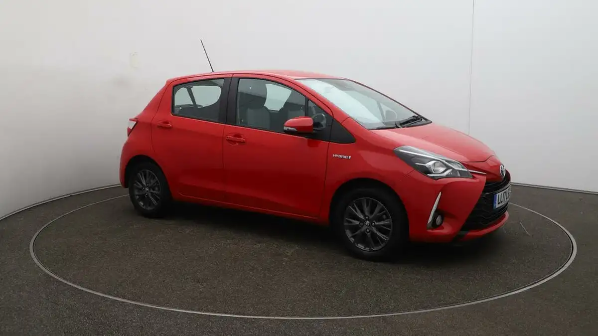 2017-toyota-yaris-15-vvt-i-icon-98bhp-hybrid-e-cvt-big-36