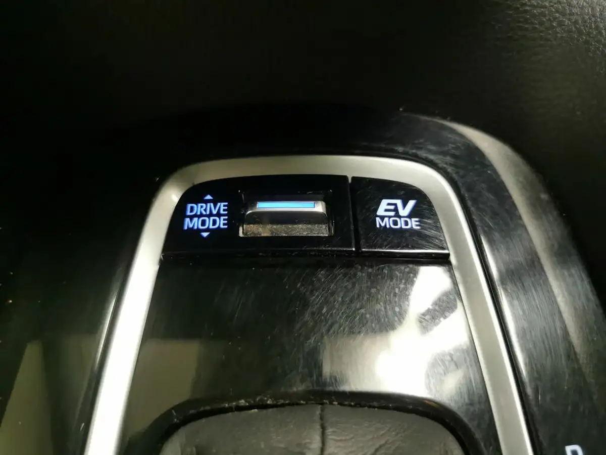 2021-toyota-corolla-18-vvt-i-icon-tech-spare-wheel-touring-sports-5d-big-14