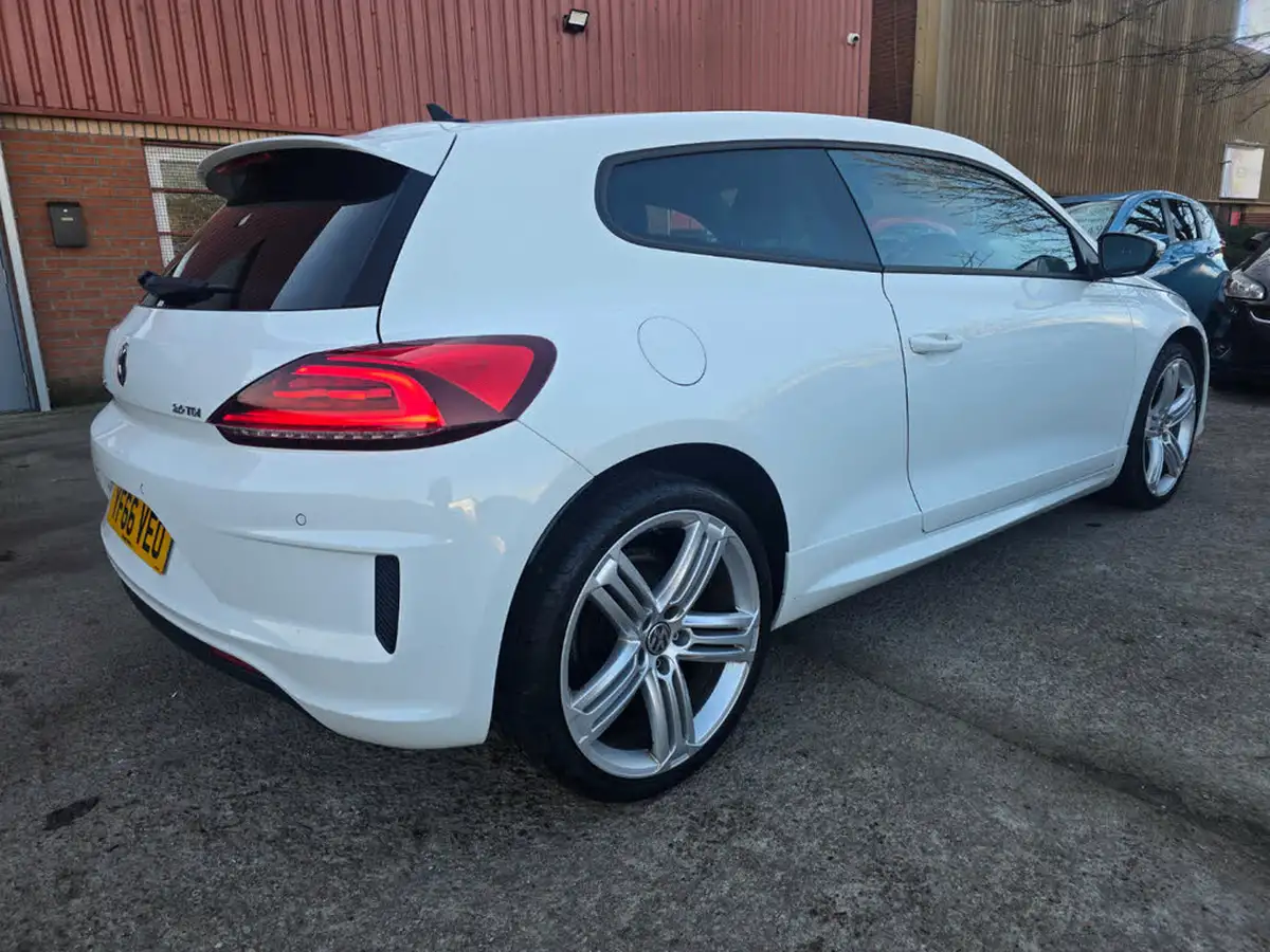 2016-volkswagen-scirocco-20tdi-r-line-150ps-big-10