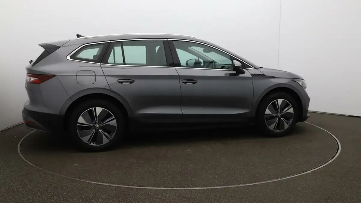 2022-skoda-enyaq-e-60-big-43