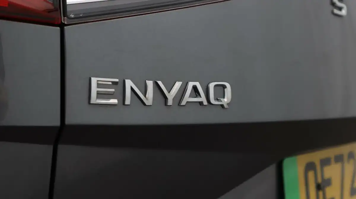 2022-skoda-enyaq-e-60-big-21