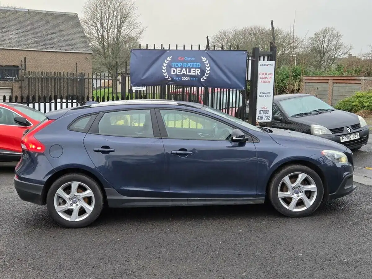 2013-volvo-v40-16td-d2-cross-country-lux-big-7