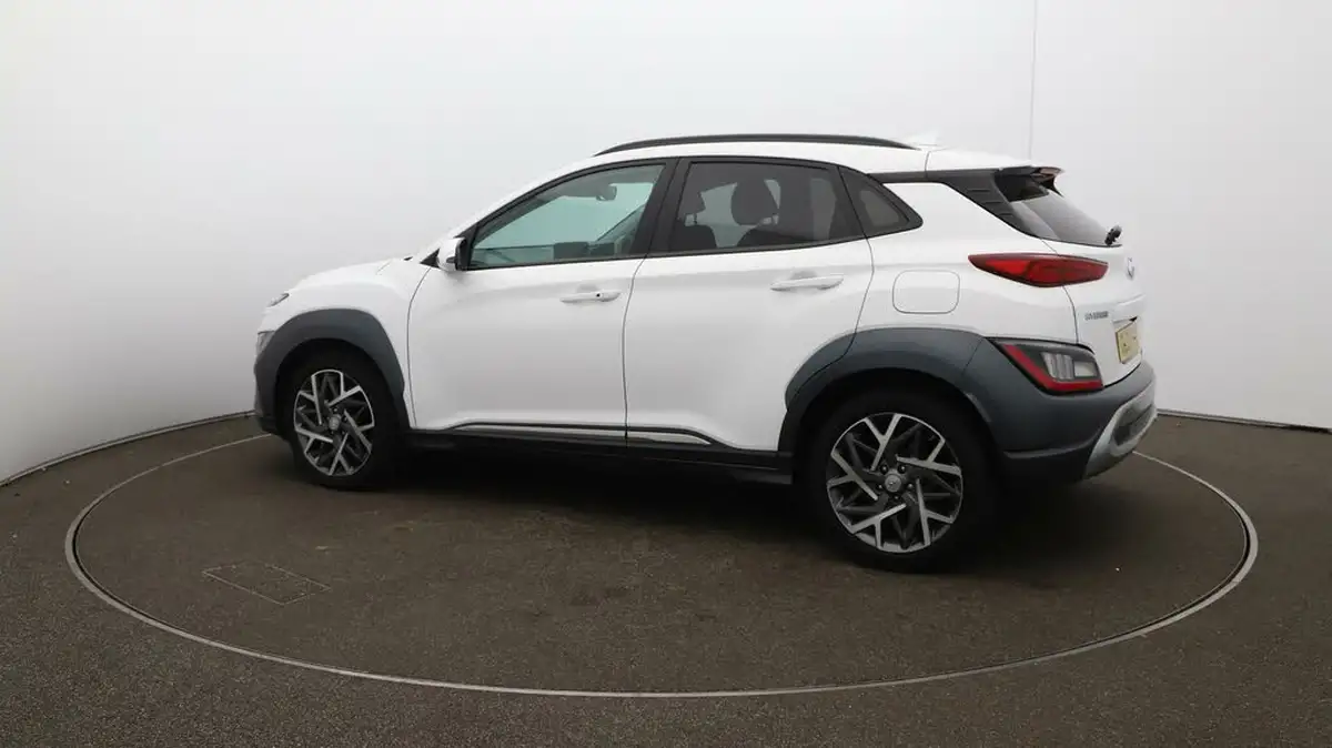 2022-hyundai-kona-16-gdi-premium-big-38