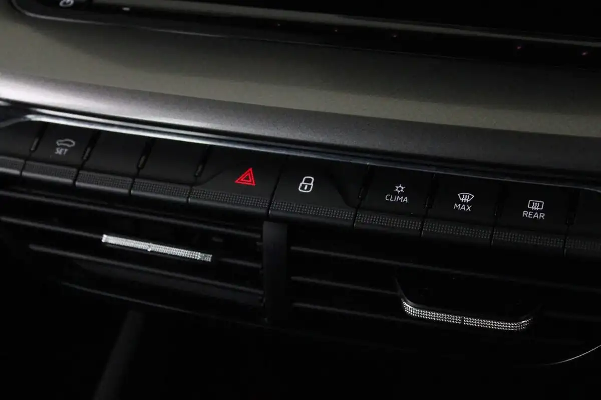 2021-skoda-octavia-10-tsi-se-first-edition-hatchback-big-24