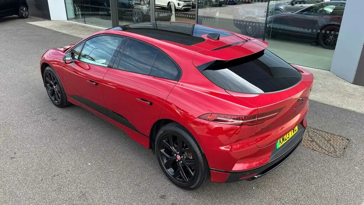 2023-jaguar-i-pace-ev400-hse-black-big-38