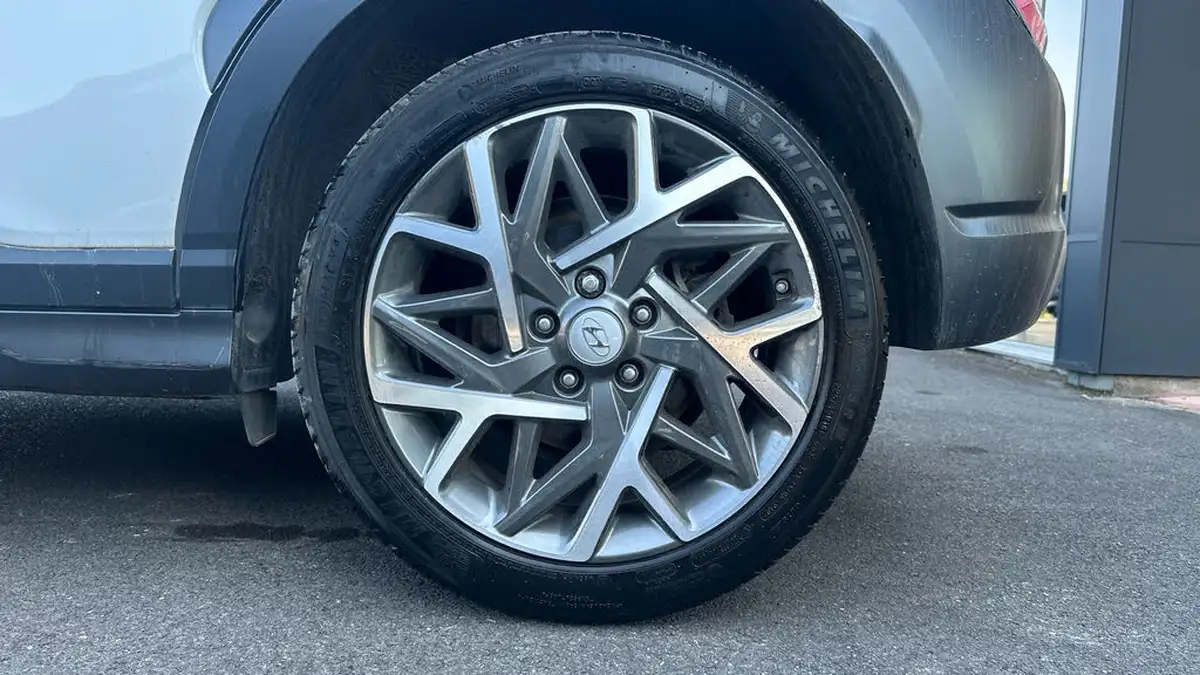 2022-hyundai-kona-16-gdi-premium-big-17