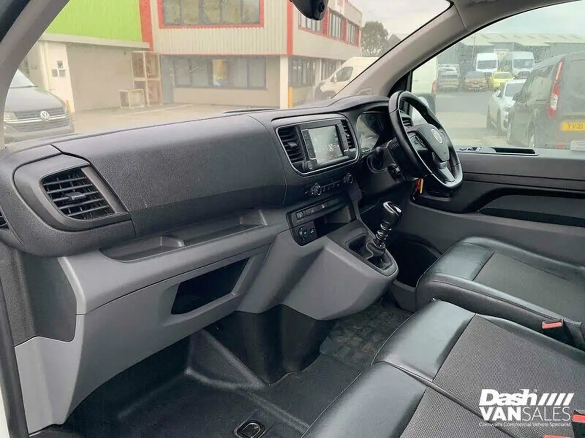2022-fiat-scudo-20jtd-business-145hpeu6d-swb-panel-big-10