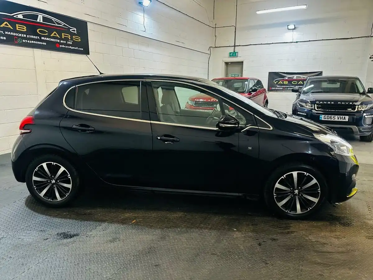 2019-peugeot-208-12-puretech-tech-edition-82bhp-big-23