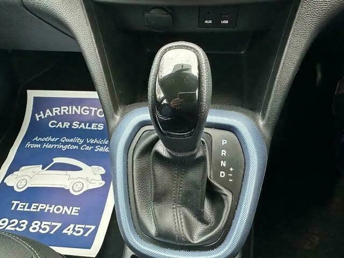 2015-hyundai-i10-12-se-auto-big-17