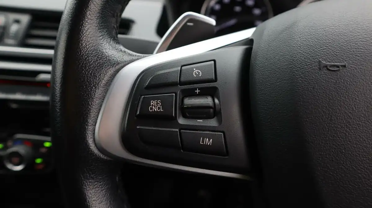 2019-bmw-x1-20-sdrive-20i-xline-sdrive20i-big-24