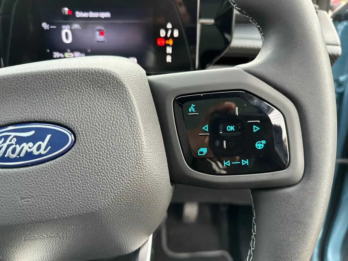 2024-ford-explorer-e-premium-286ps-77kwh-big-26