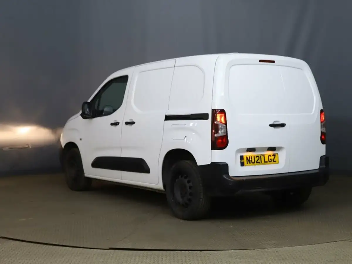 2021-peugeot-partner-15-bluehdi-1000-professional-100ps-eu6dt-panel-big-5