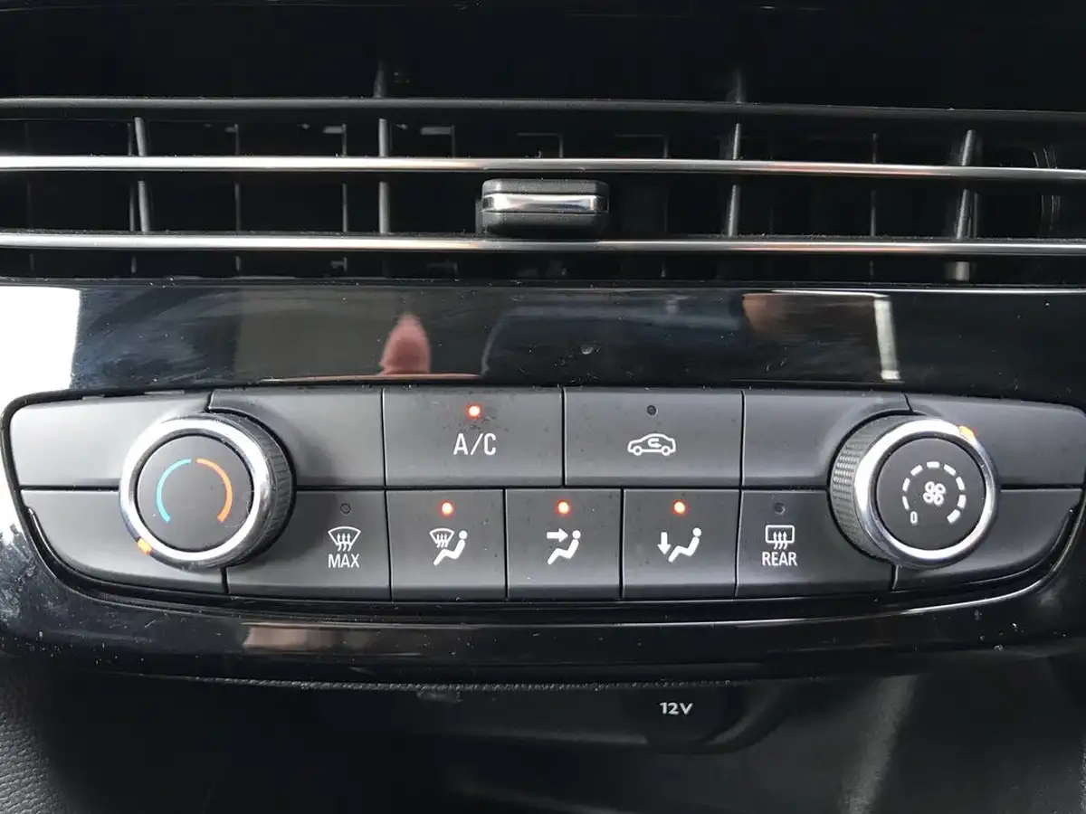 2022-vauxhall-mokka-12-se-edition-big-20