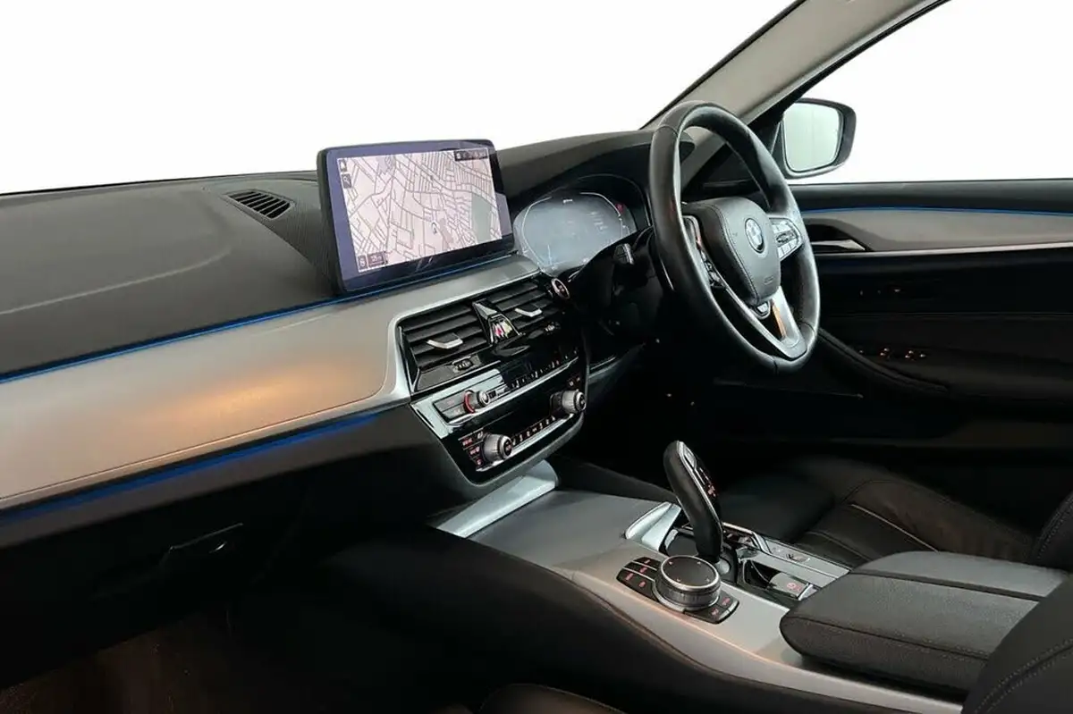 2021-bmw-5-series-20-530e-se-touring-5d-big-8