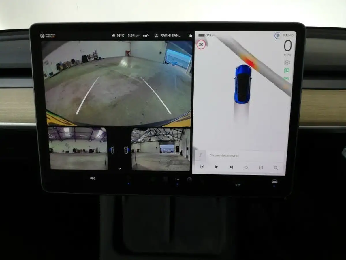 2023-tesla-model-y-e-rwd-big-9