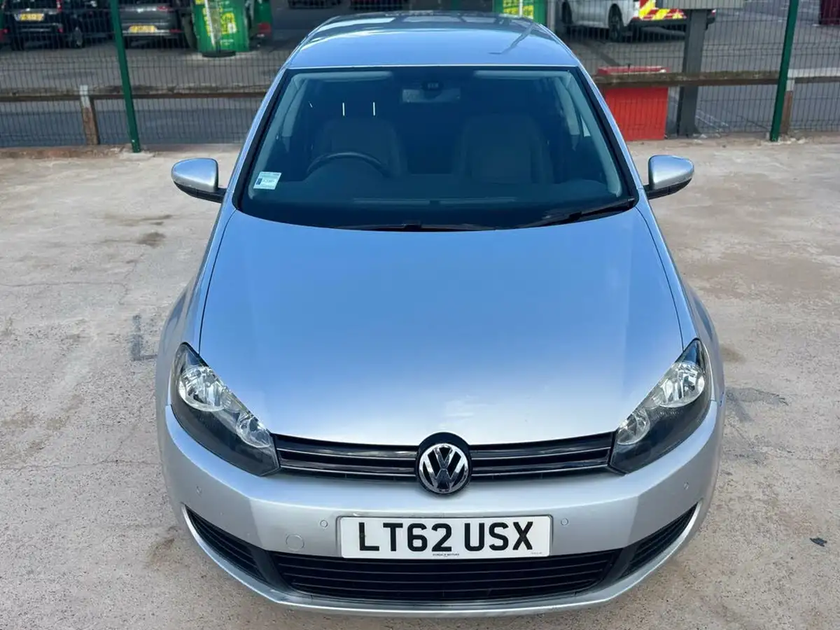 2012-volkswagen-golf-16td-blue-motion-match-5d-big-6