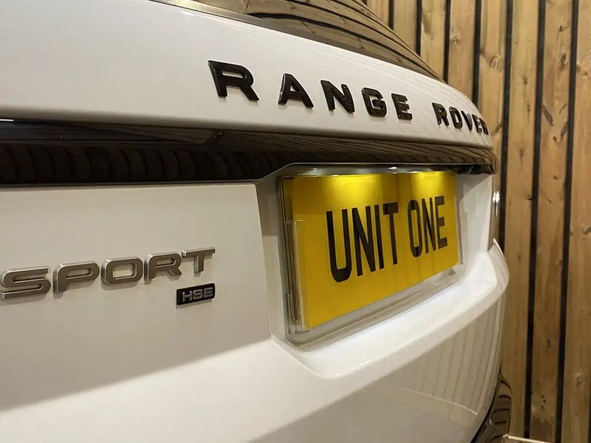 2019-land-rover-range-rover-sport-30-sdv6-hse-big-30