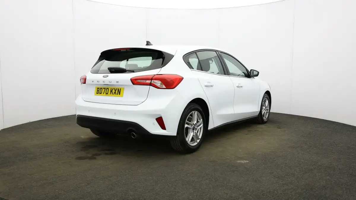 2020-ford-focus-15-zetec-120ps-hatchback-auto-big-6