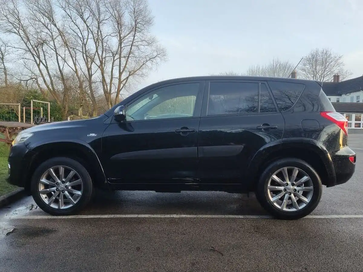 2012-toyota-rav4-22td-sr-150bhp-euro5-big-2