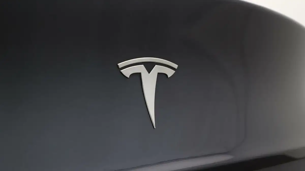 2022-tesla-model-y-e-long-range-big-20