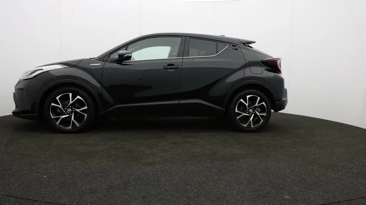 2022-toyota-c-hr-18-vvt-i-design-big-1