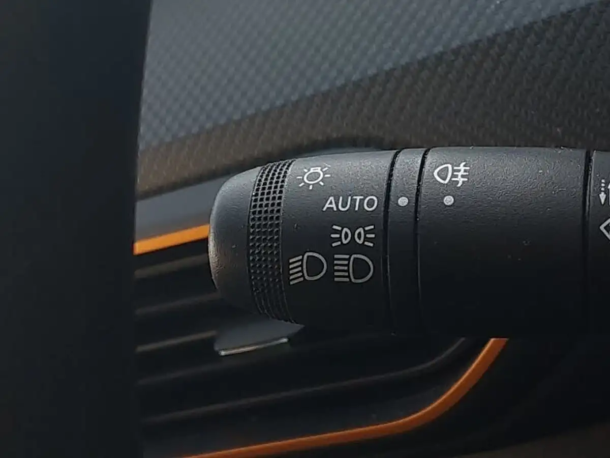 2022-dacia-sandero-stepway-10-tce-essential-90bhp-big-18