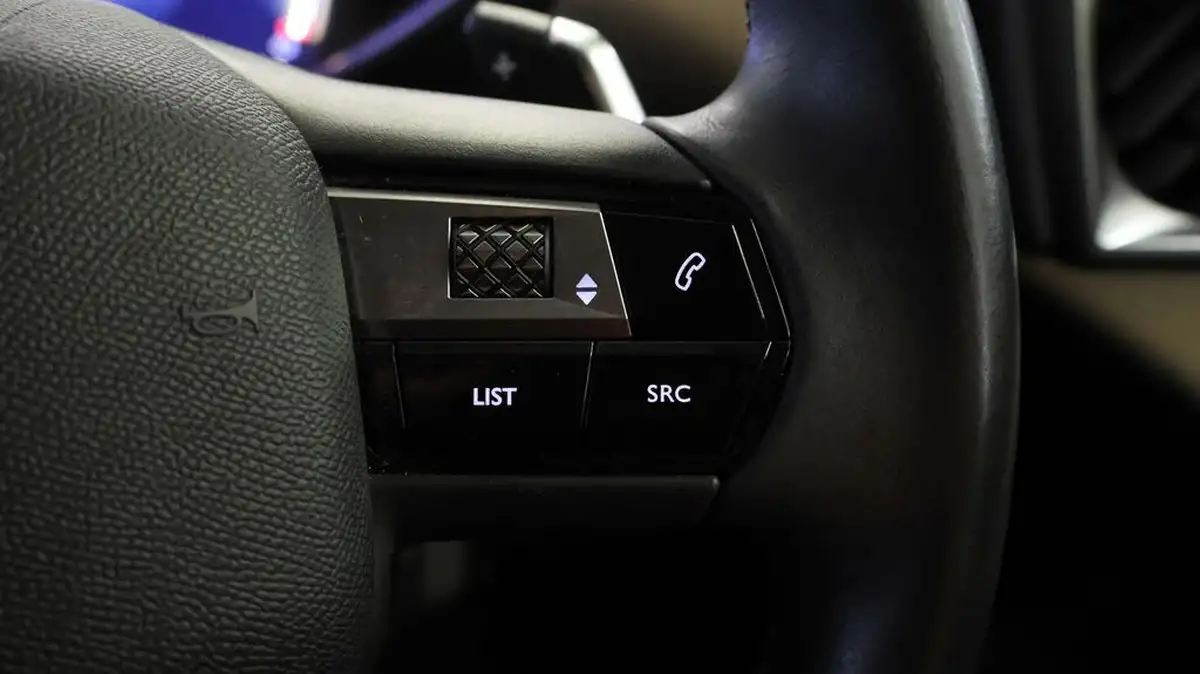 2019-ds-ds-3-crossback-12-puretech-prestige-155ps-eat8-big-22