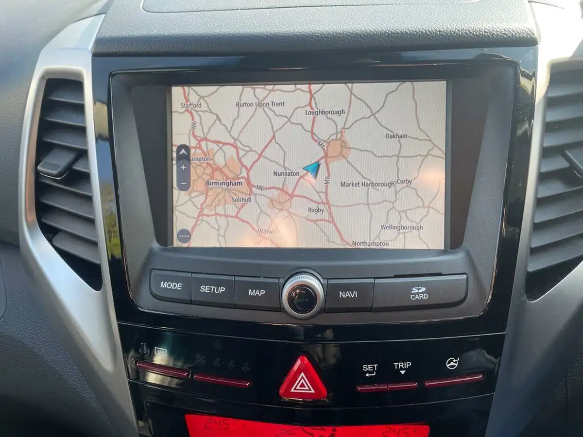 2015-kgm-ssangyong-tivoli-16td-elx-4x4-big-5