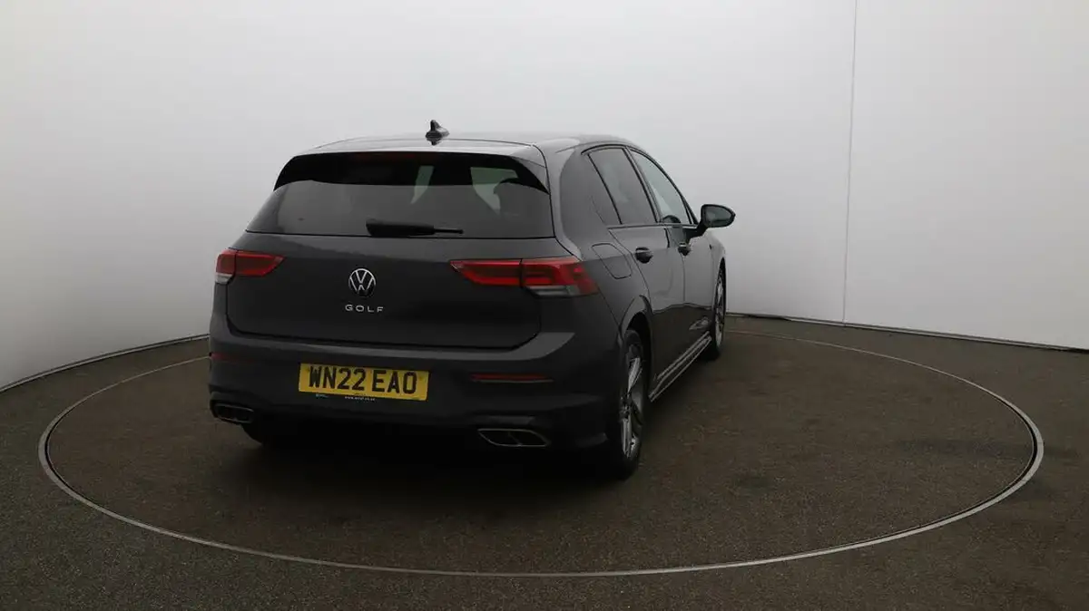 2022-volkswagen-golf-15-tsi-r-line-150ps-hatchback-big-50