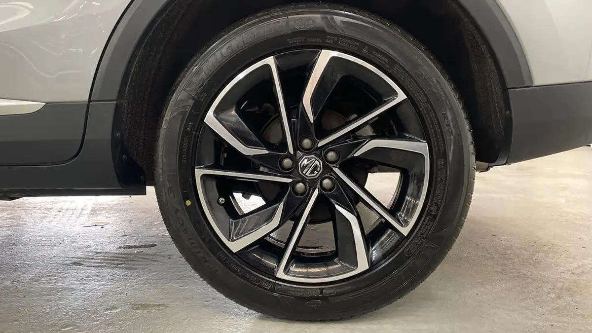 2023-mg-zs-suv-15-vti-tech-exclusive-big-17