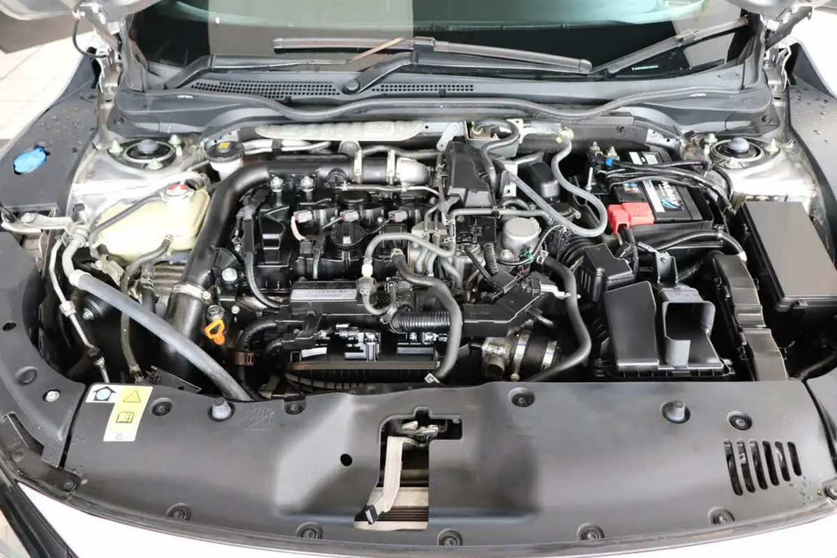 2017-honda-civic-10-vtec-turbo-sr-cvt-big-52