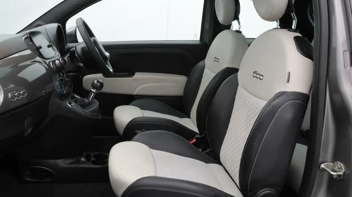 2022-fiat-500-10-dolcevita-big-14