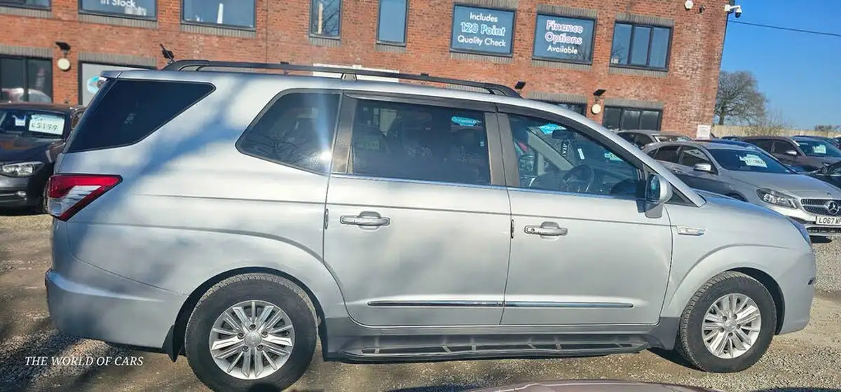 2016-kgm-ssangyong-turismo-22td-ex-auto-big-7
