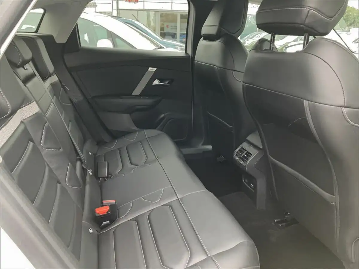 2022-citroen-c4-12-puretech-shine-plus-130ps-big-20