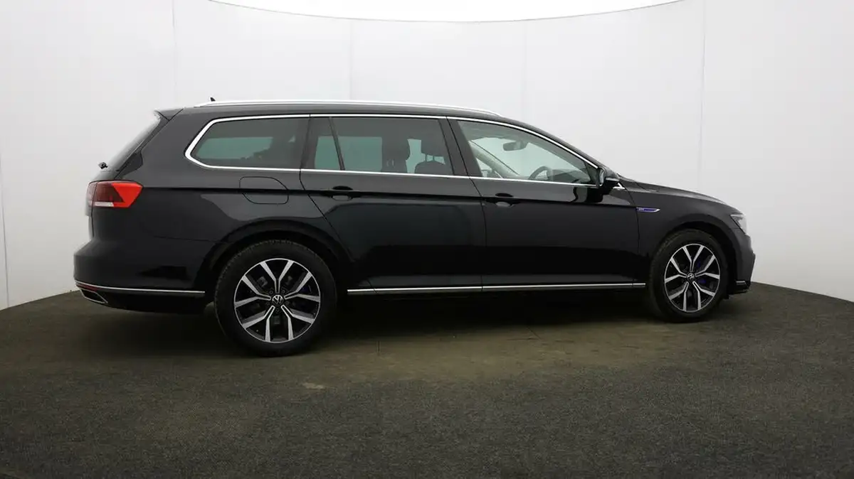 2021-volkswagen-passat-14-tsi-gte-estate-5d-big-46