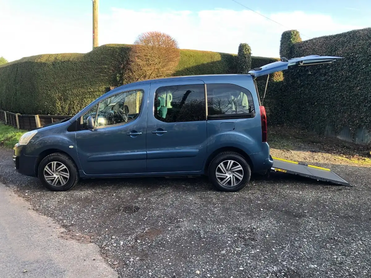 2018-citroen-berlingo-16bluehdi-multispace-feel-102ps-ss-etg6-big-1