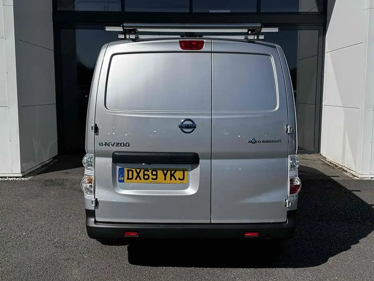 2019-nissan-env200-e-acenta-panel-van-auto-big-17