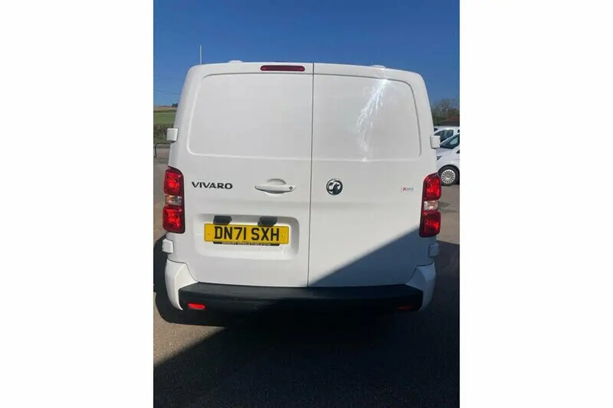 2021-vauxhall-vivaro-15td-2900-l2h1-sportive-100pseu6d-big-2