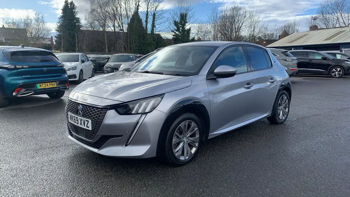 2020-peugeot-208-e-allure-big-6