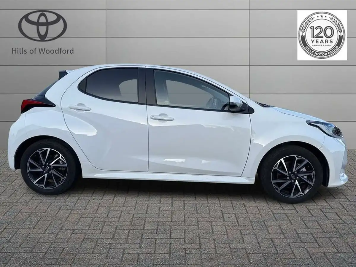 2022-toyota-yaris-15-vvt-i-design-big-1