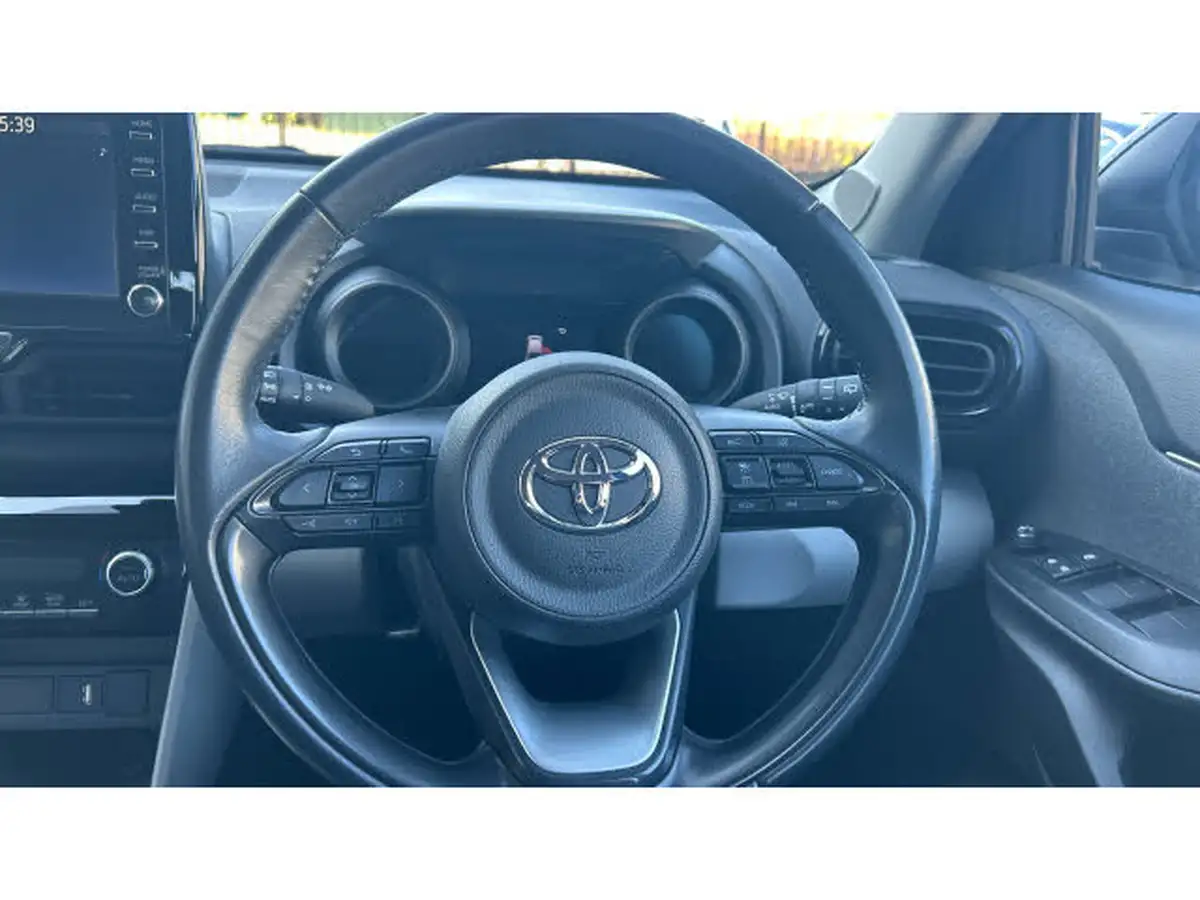 2022-toyota-yaris-cross-15-vvt-i-icon-big-5