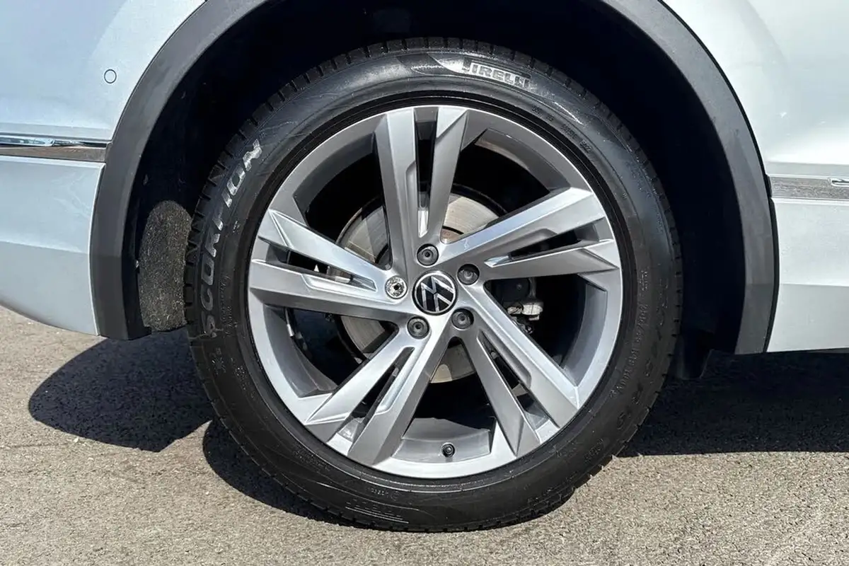 2023-volkswagen-tiguan-15-tsi-r-line-edition-big-10