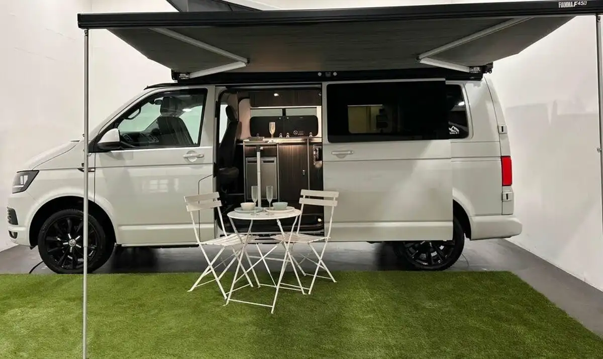 2016-volkswagen-transporter-20tdi-t32-highline-bmt-102ps-swb-panel-van-big-4