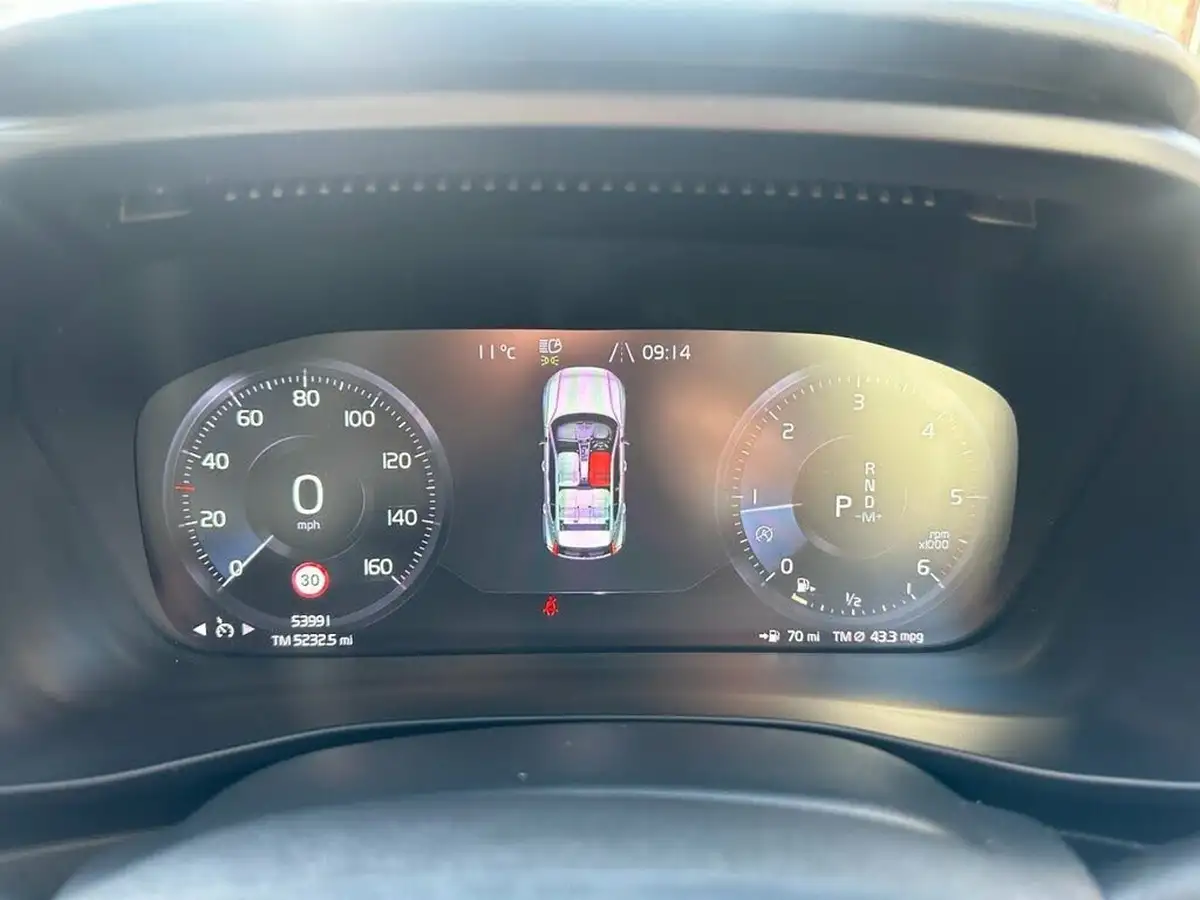2019-volvo-xc40-20td-d3-inscription-geartronic-big-6