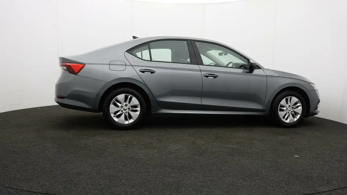 2023-skoda-octavia-10-tsi-se-110ps-hatchback-big-13